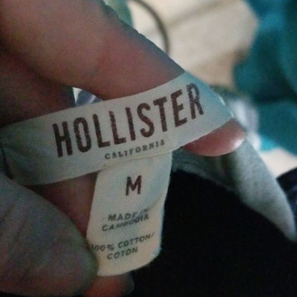 2 for $10 Hollister tank top. Size medium - Picture 3 of 6